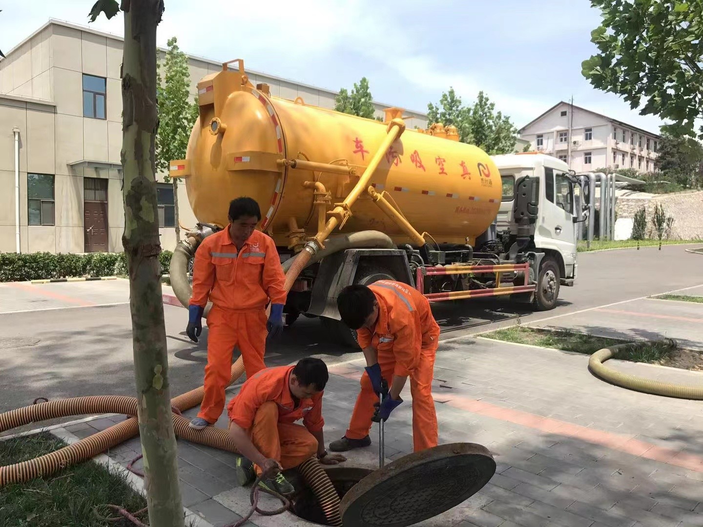 芦溪化粪池清理与5-8吨吸粪车施工效率分析